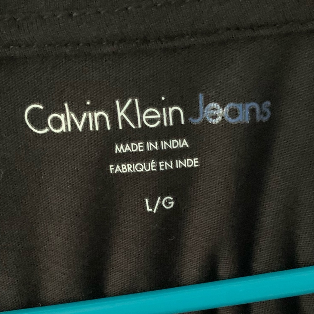 Brand new with tags Calvin Klein t-shirt - Picture 3 of 3